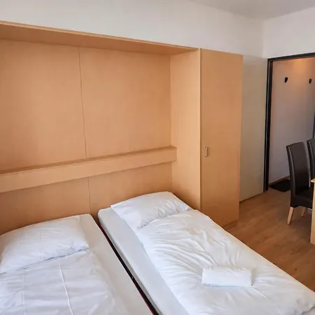 Elena Mit Pool Und Sauna Apartmán *